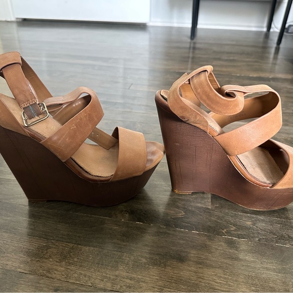 Aldo, Strappy Brown Wedge Heels, Size 8.5 - Picture 2 of 4